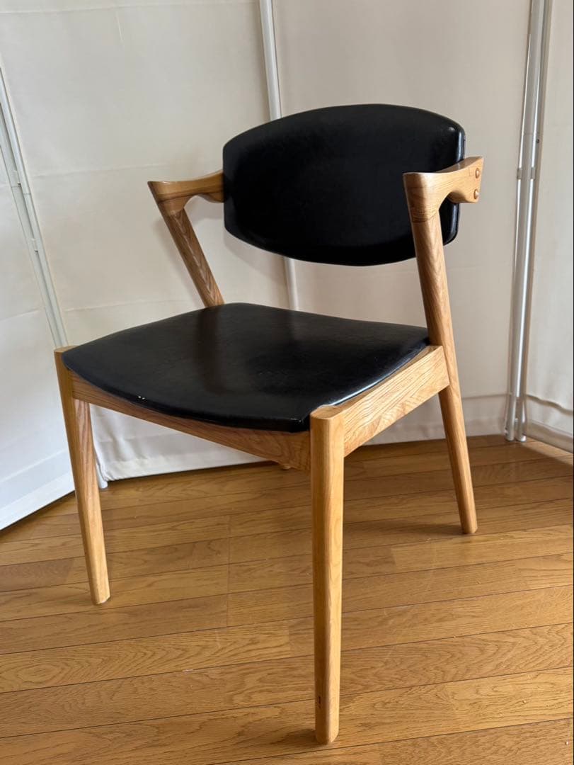 関家具　 ダイニングチェア　 モダン アームチェア　Zチェア