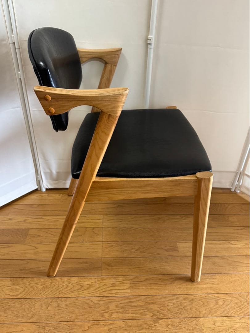 関家具　 ダイニングチェア　 モダン アームチェア　Zチェア