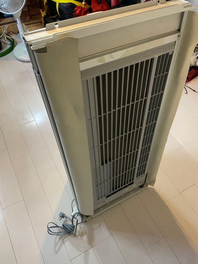幸運のチャック　引き取り限定窓用エアコン CW-A1617 2017年製