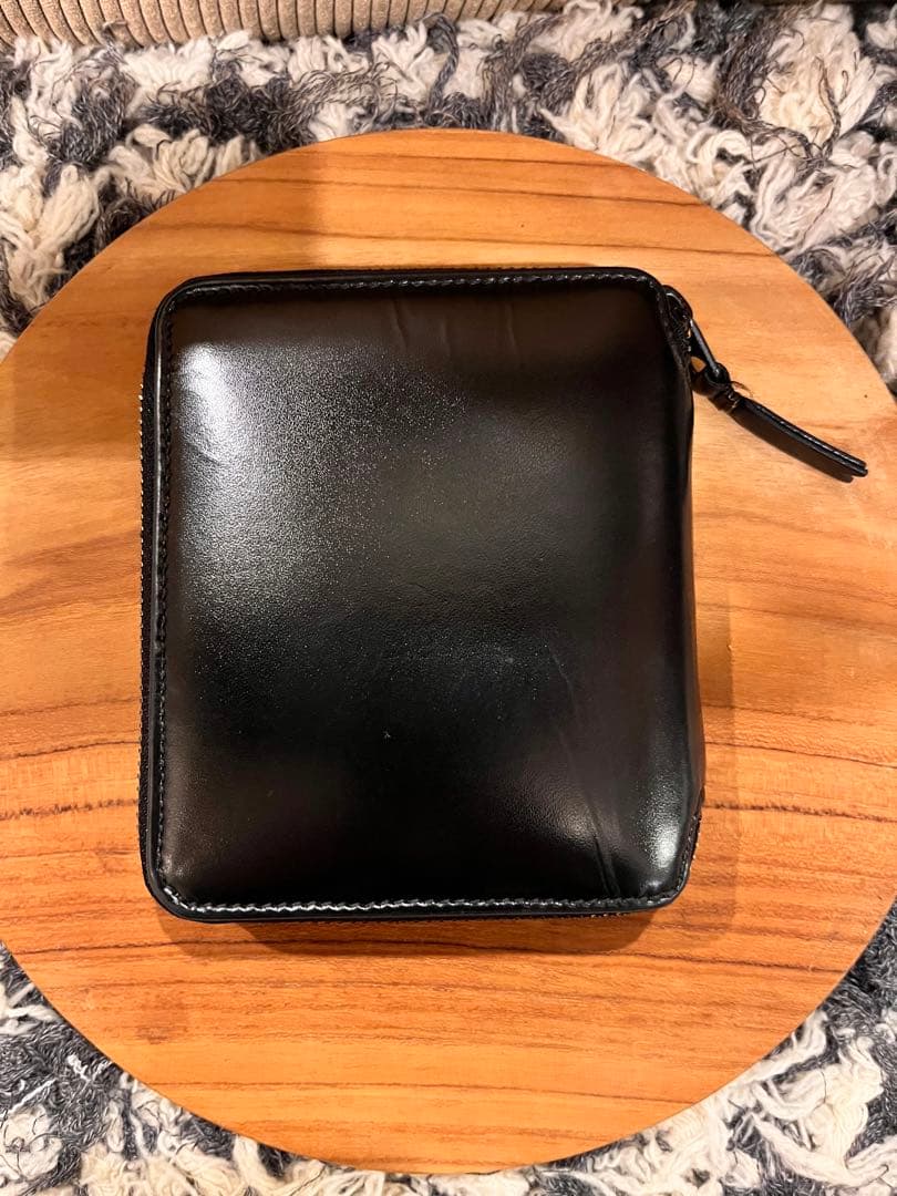 コムデギャルソン　ベリーブラック　ブラックレザー 二つ折り財布