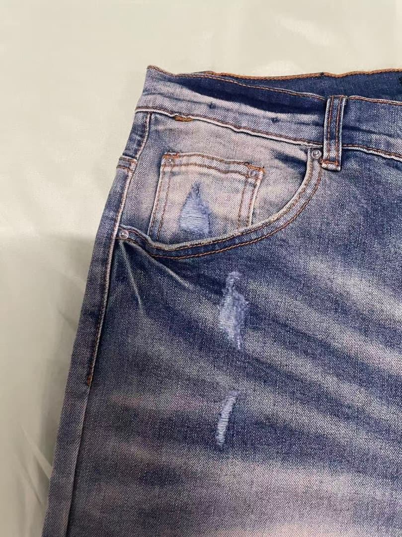 AMIRI スリムジーンズ プルーメンズ