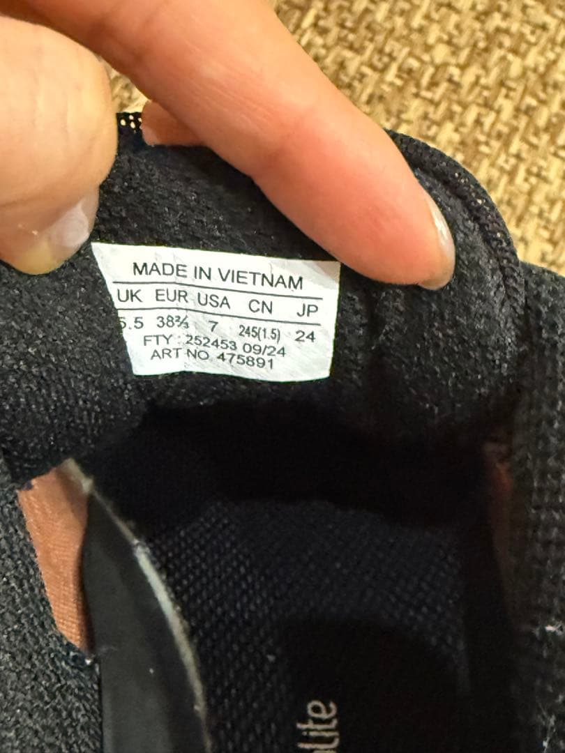 リ*サ様 SALOMON XA PRO 3D V9 24センチ