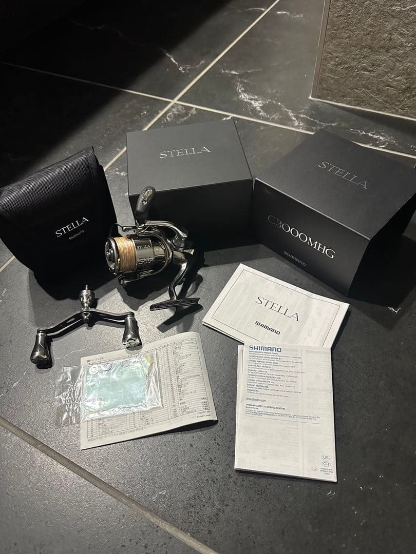 18 ステラ　C3000MHG スピニングリール