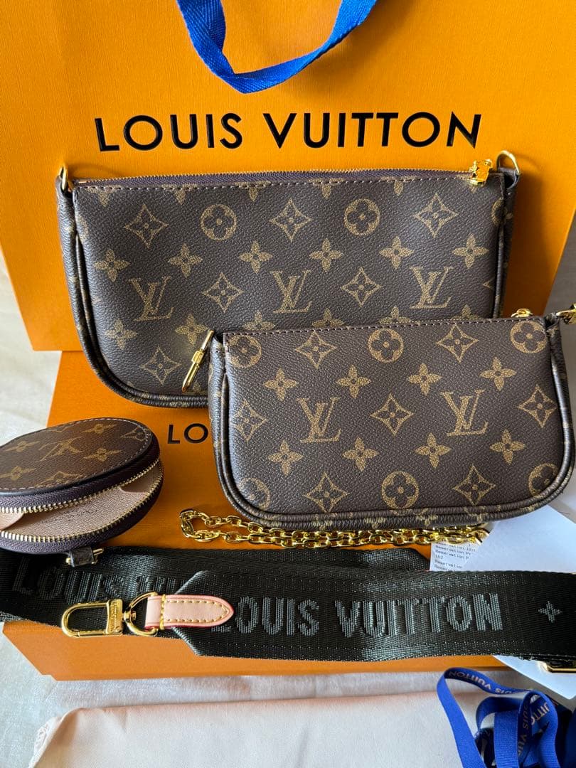 極美品 ミュルティポシェッ アクセソワール　モノグラム