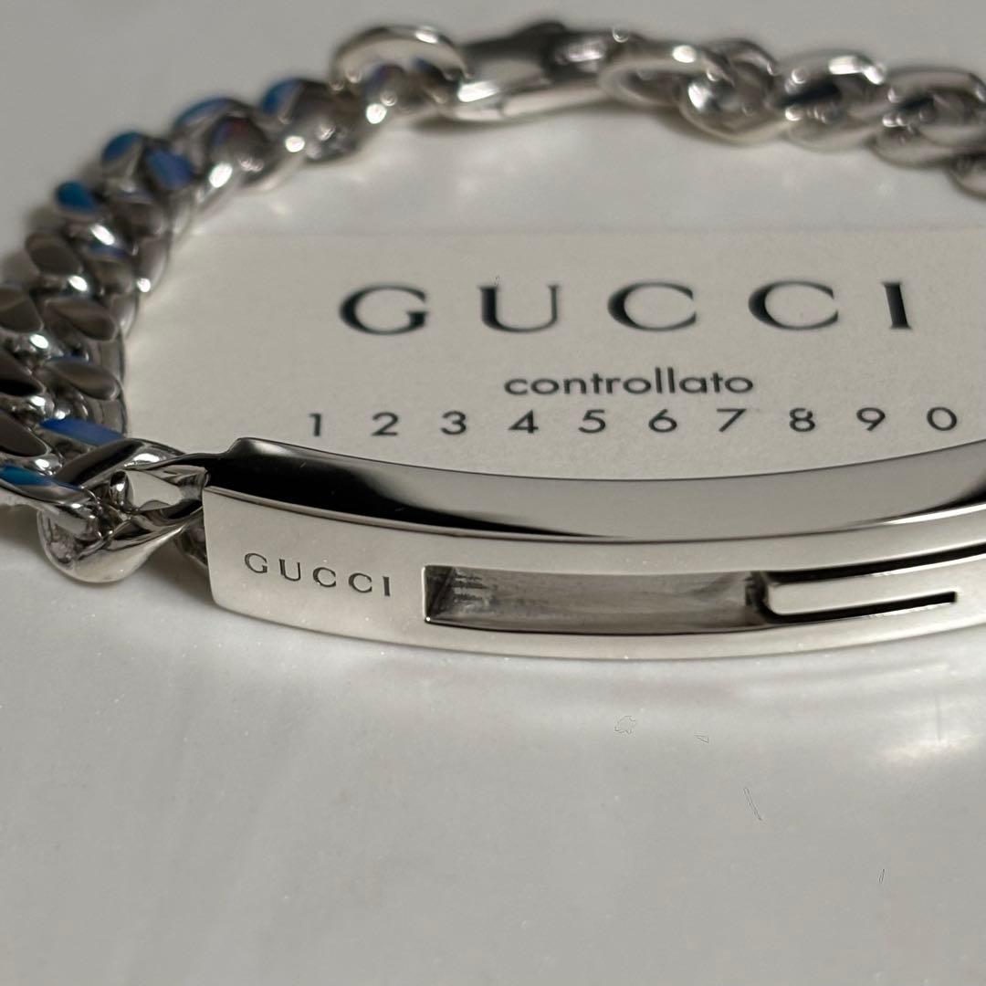 GUCCI 新品同様品　ラージタイプ　カットアウトGブレスレット　刻印18