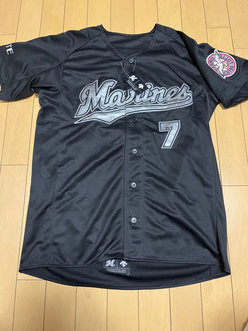 千葉ロッテマリーンズ　鈴木大地　ユニフォーム デサント製復刻　新品