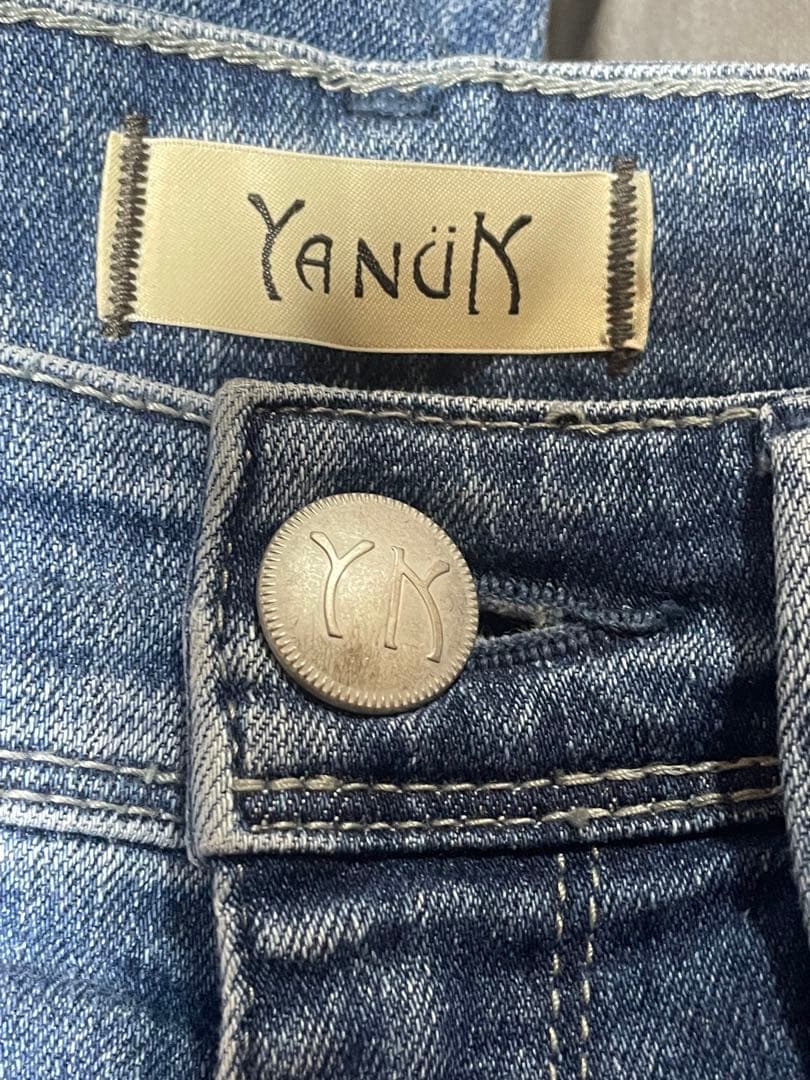 ヤヌーク　ブーツカット　サイズ24