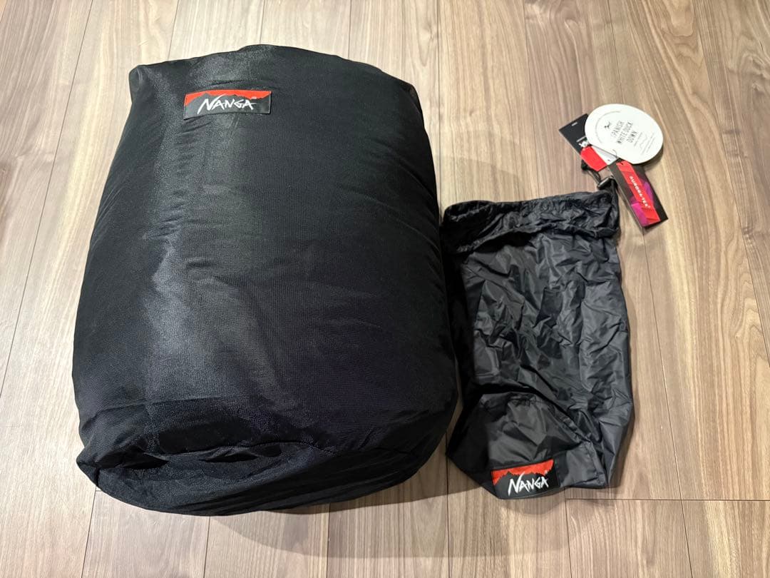 NANGA AURORA ALL BLACK 600 DX シュラフ　ナンガ
