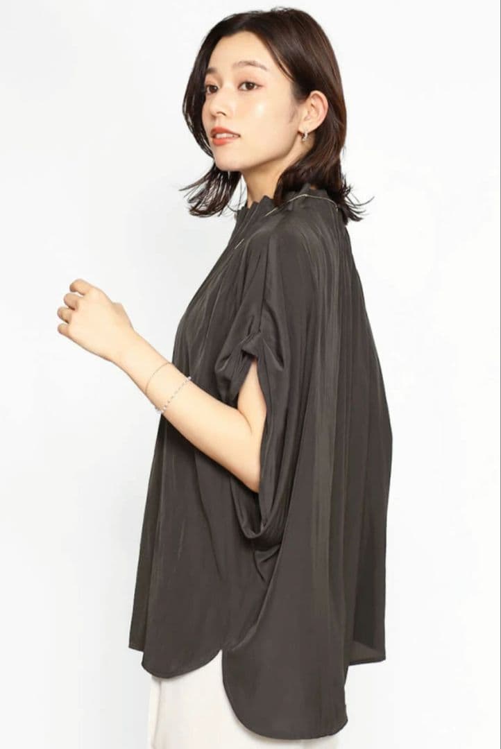 新品タグ付き YAMADAYA FENNEL ギャザーネックボリュームブラウス