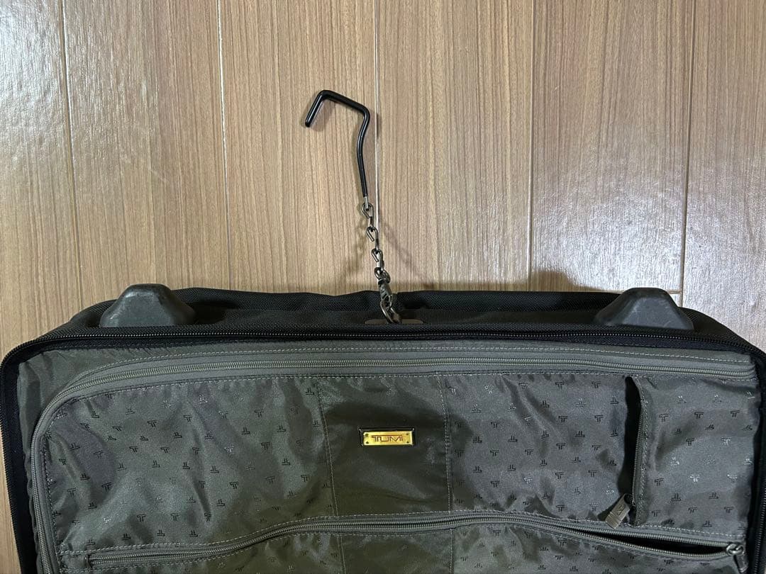TUMIガーメントキャリー ブラック