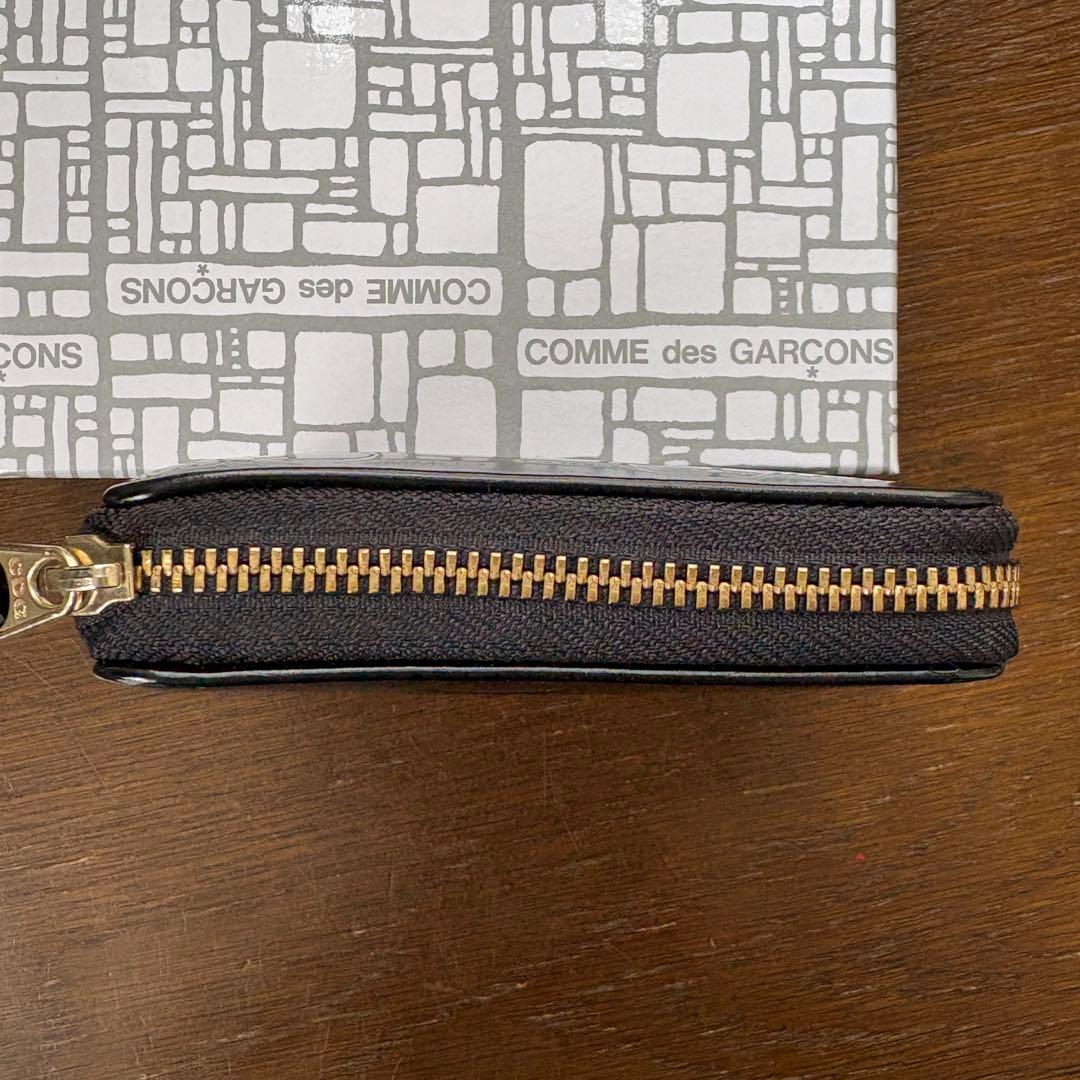 美品【コムデギャルソン】二つ折り財布　ポルカドット　箱付き