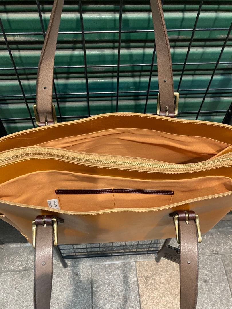 『zeha』「新品」【牛革】《姫路レザー》トートバッグ