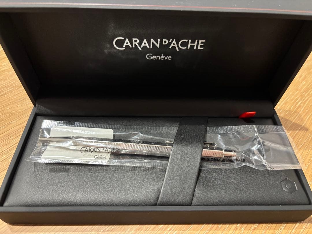 CARAN D'ACHE エクリドールレトロ ボールペン シルバー