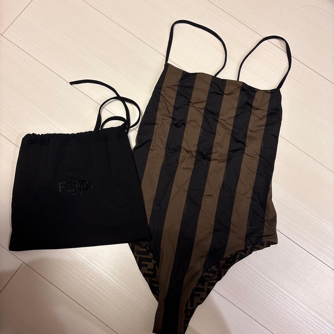 Fendi ワンピース水着 ストライプ・ロゴ