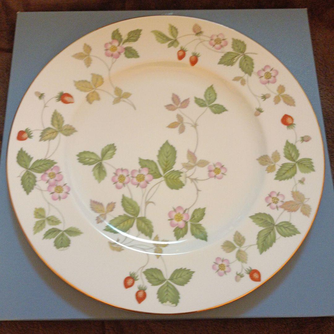 ウェッジウッド　ボーンチャイナ　ワイルドストロベリー