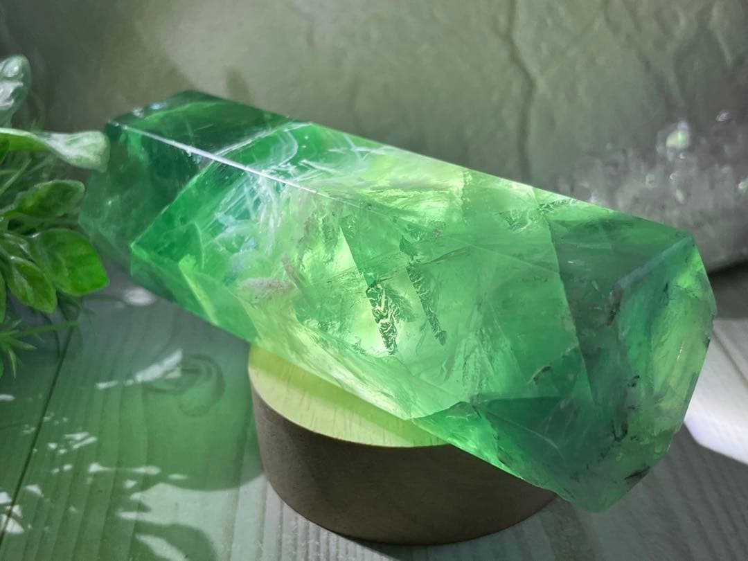 エンジェルフェザー✨　レインボー　フローライト　蛍石　特大　ポイント　原石