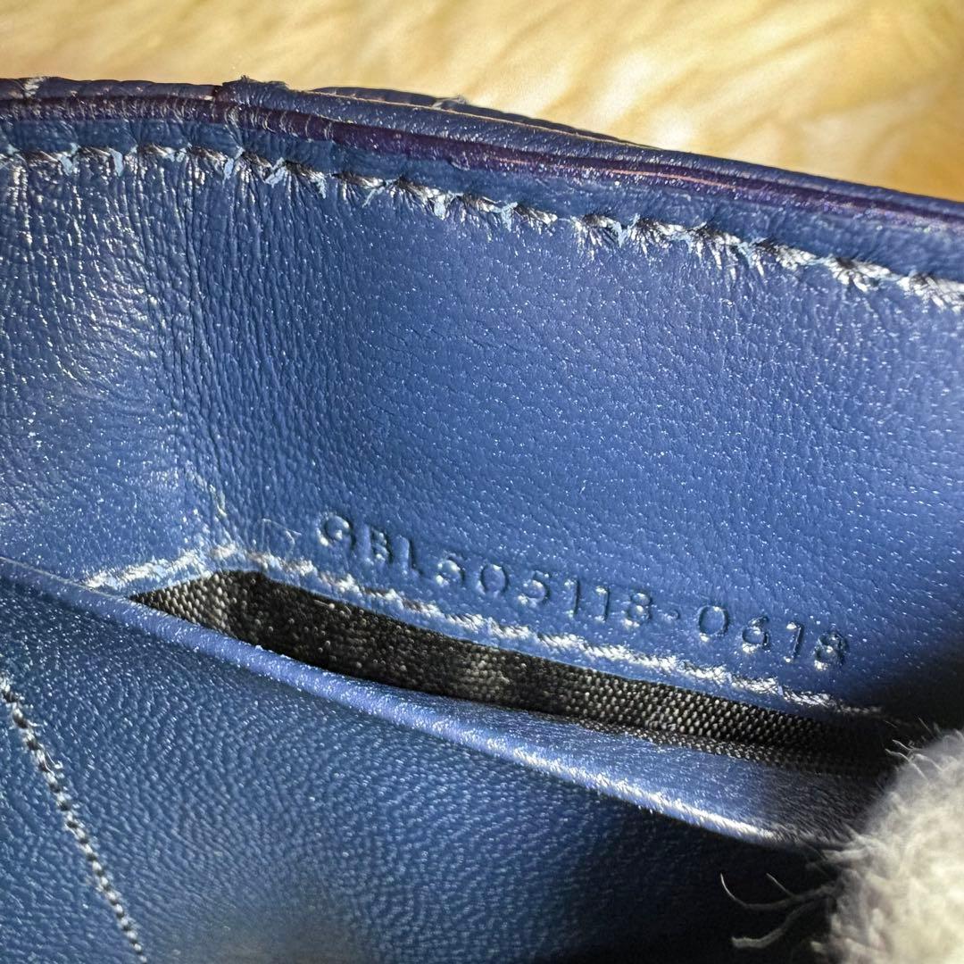 美品 三つ折り 財布 Vステッチ キャビアスキン YSLロゴ ネイビー
