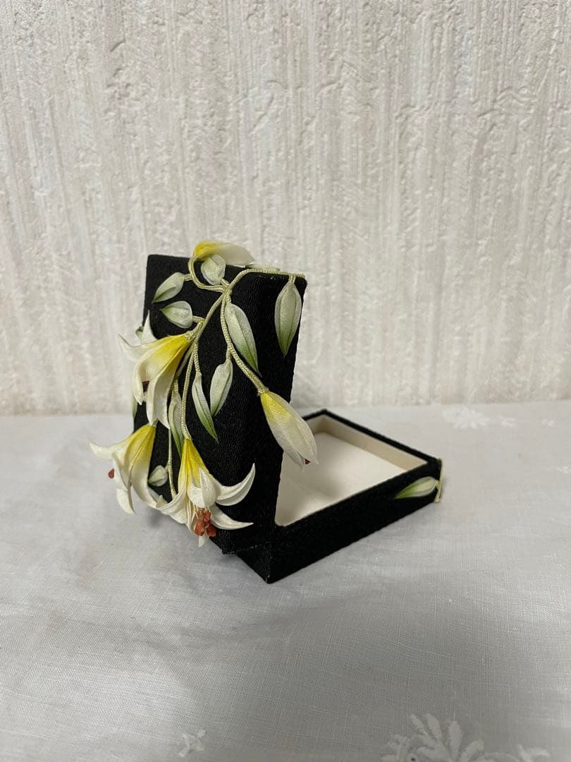 ジュエリーボックス つまみ細工 ハンドメイド 1点もの