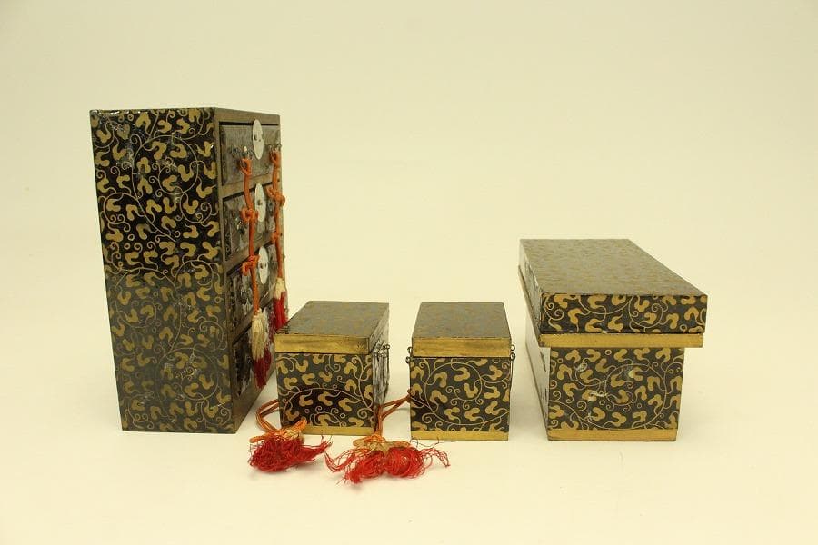 雛道具 ミニチュア 蒔絵 箪笥 長持 木製 時代物(A980)