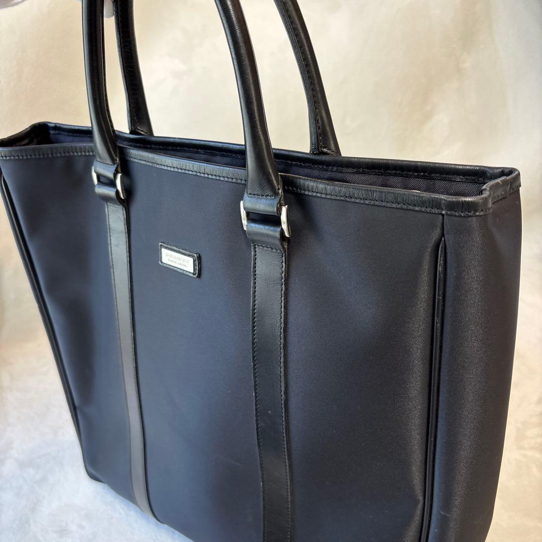 大容量 バーバリーブラックレーベル ロゴプレート トートバッグ レザー バケツ