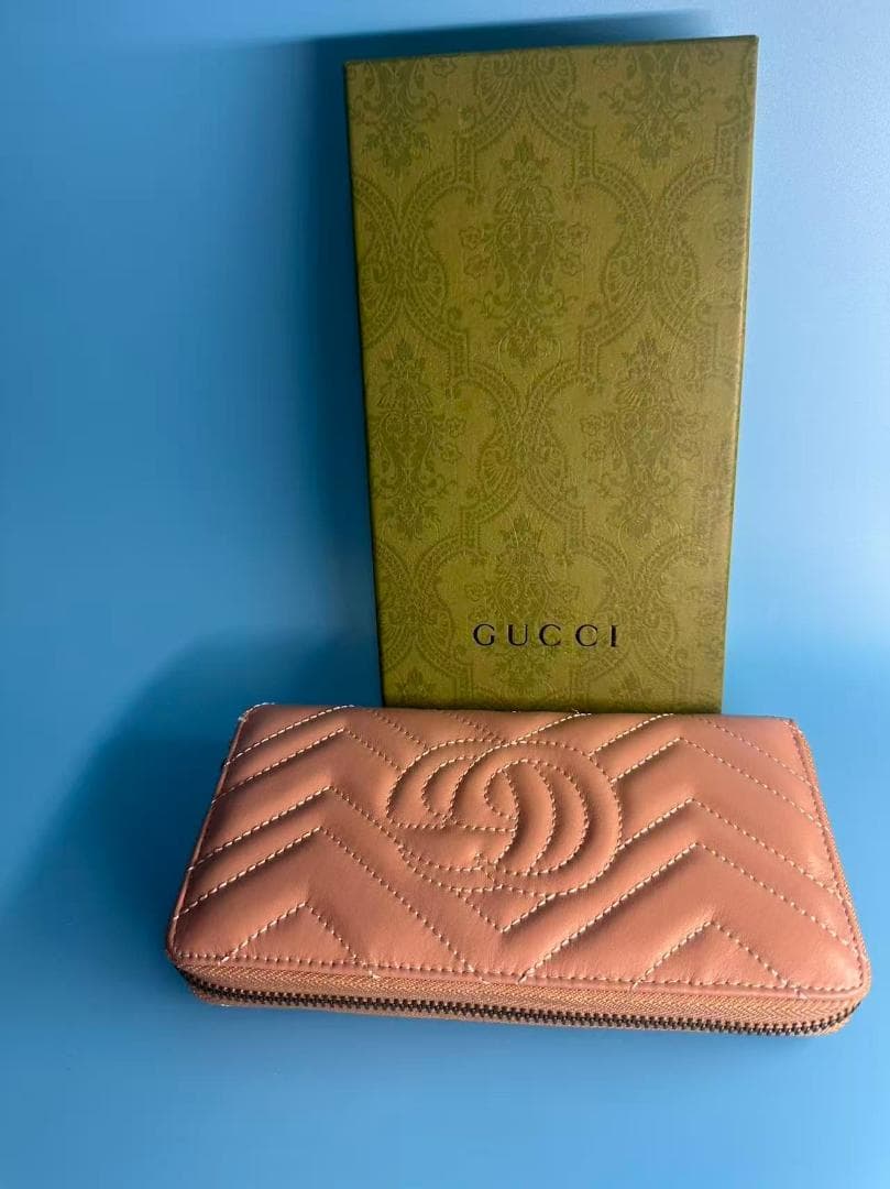 美品 Gucci ロング財布 人気の定番モデル