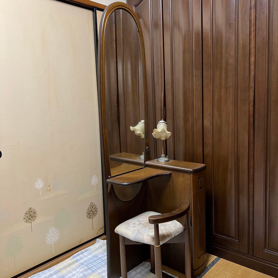 一面鏡ドレッサーです。