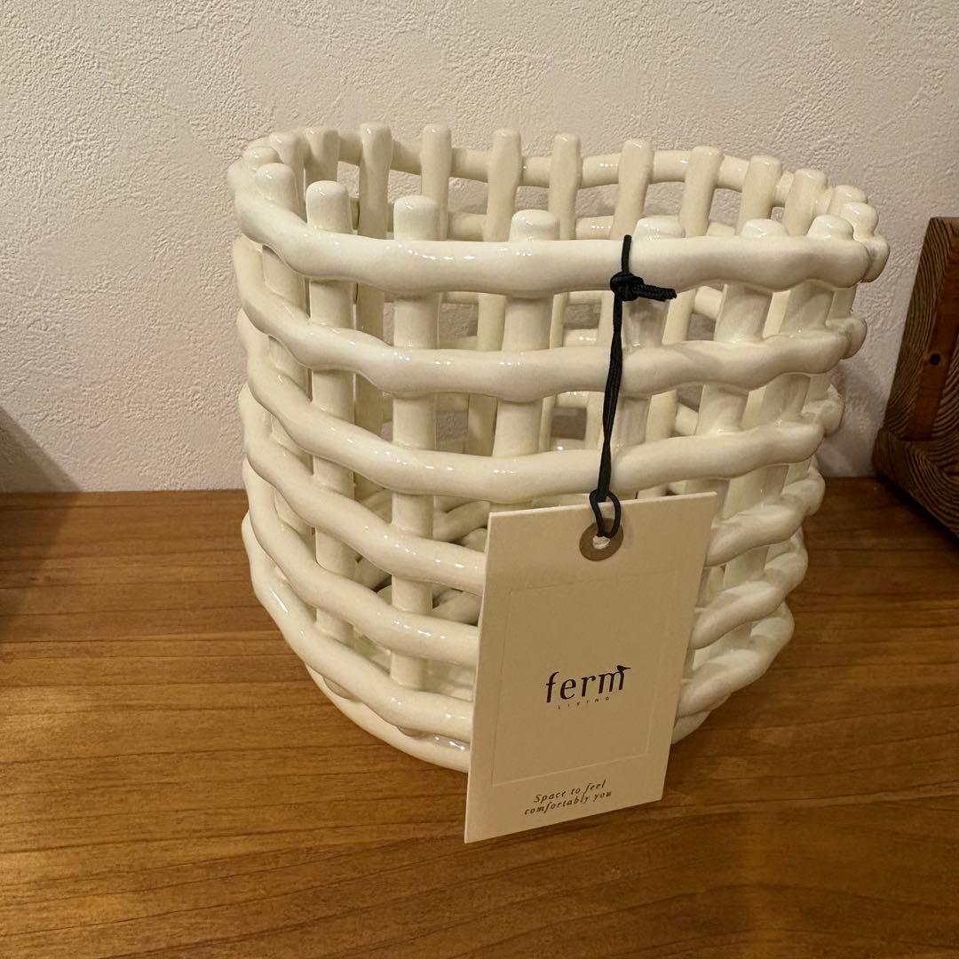 新品未使用　ferm LIVING セラミック/陶器バスケットS