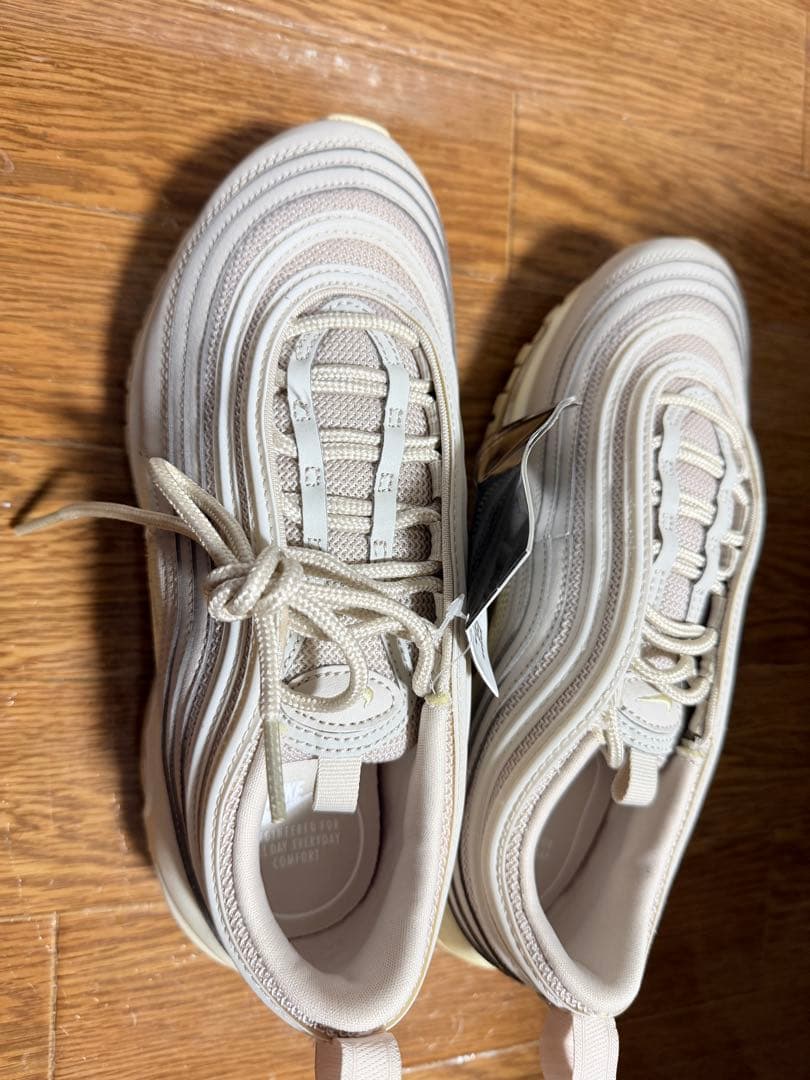 エアマックススタイル ホワイトスニーカー