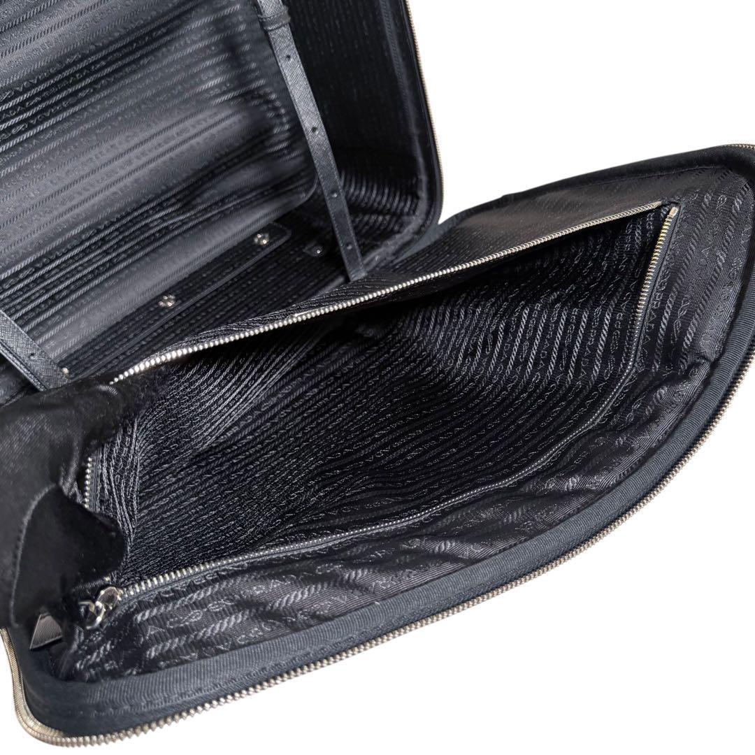 【美品】PRADA プラダ　サフィアーノレザー　スーツケース　三角ロゴ　旅行