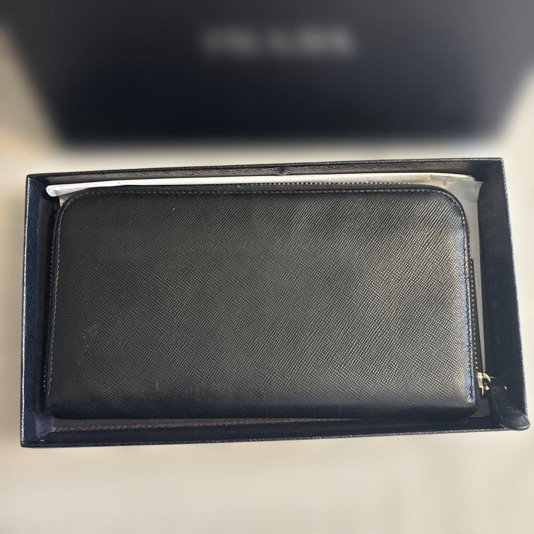 PRADA ブラックレザー 長財布 箱付き　プラダ　財布
