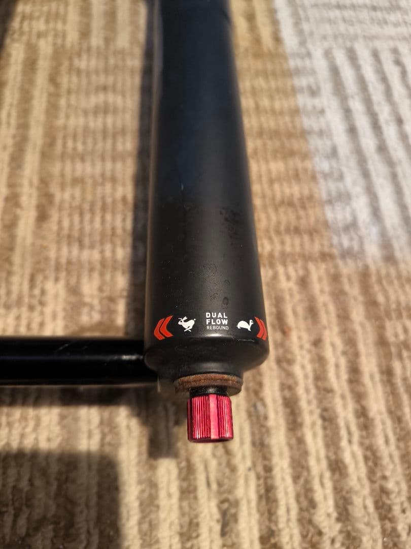 ROCKSHOX Boxxerサスペンションフォーク 26インチ