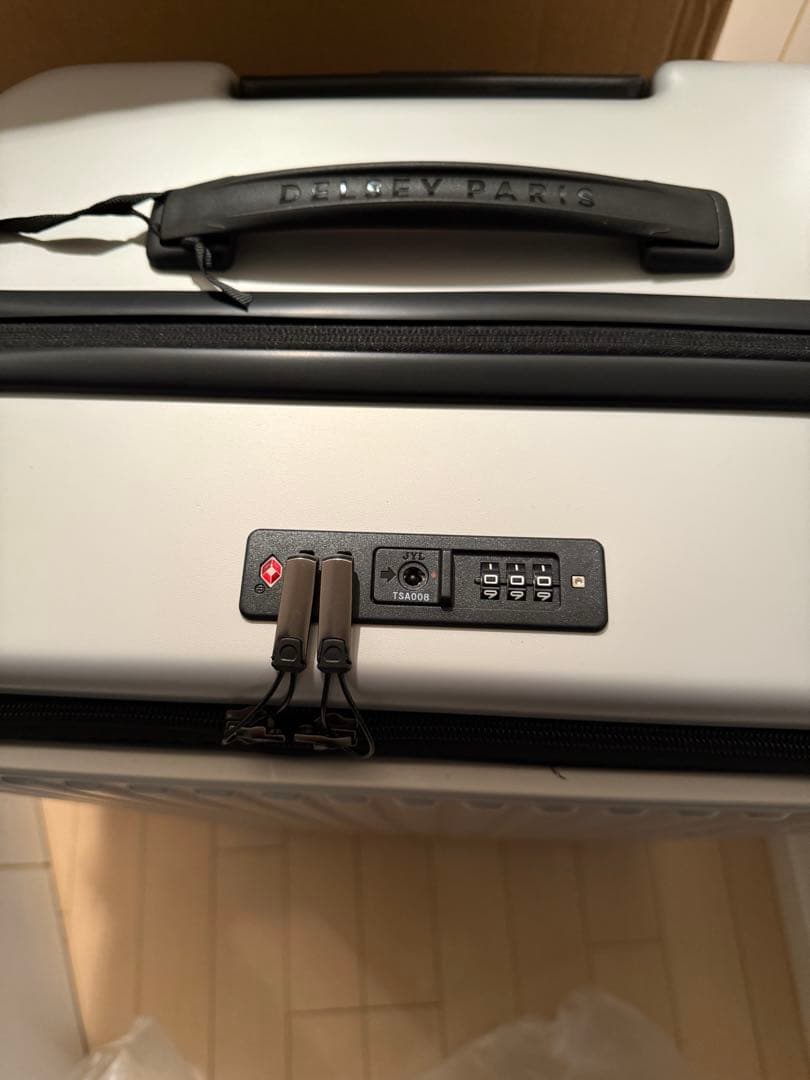 【新品未使用】　DELSEY　デルセー　スーツケース　77L シルバー