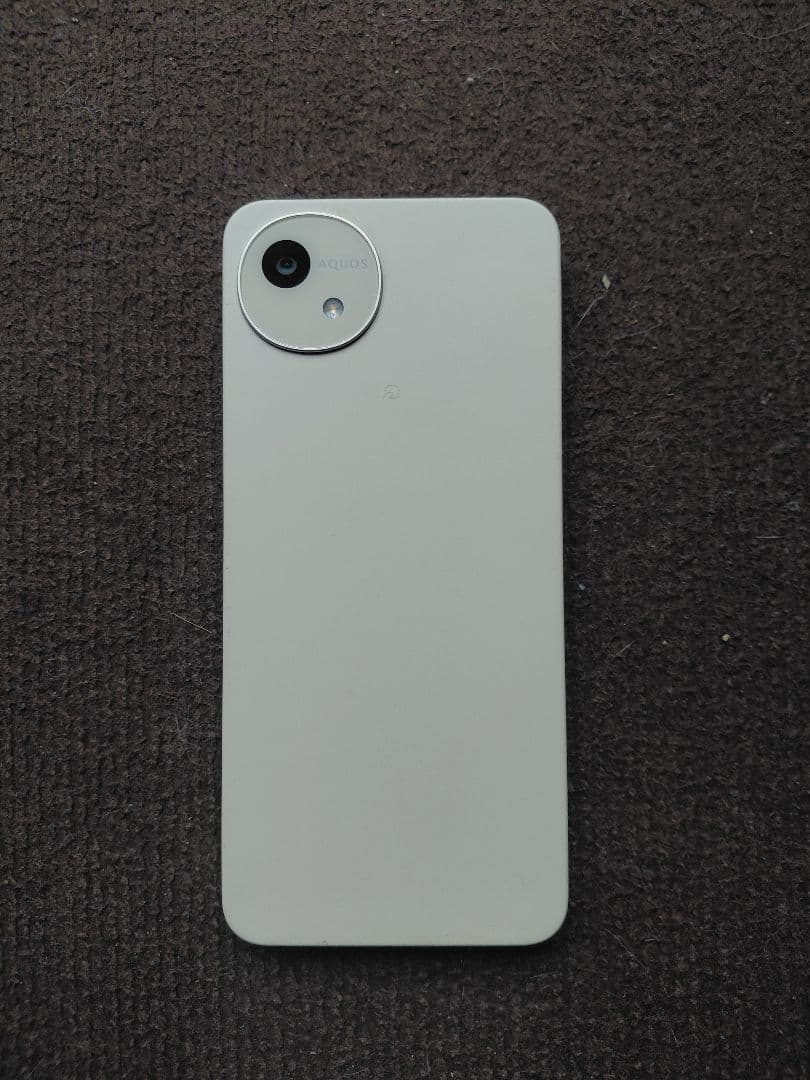 AQUOS　wish4ホワイトベージュ カメラ スマートフォン本体　スマホ