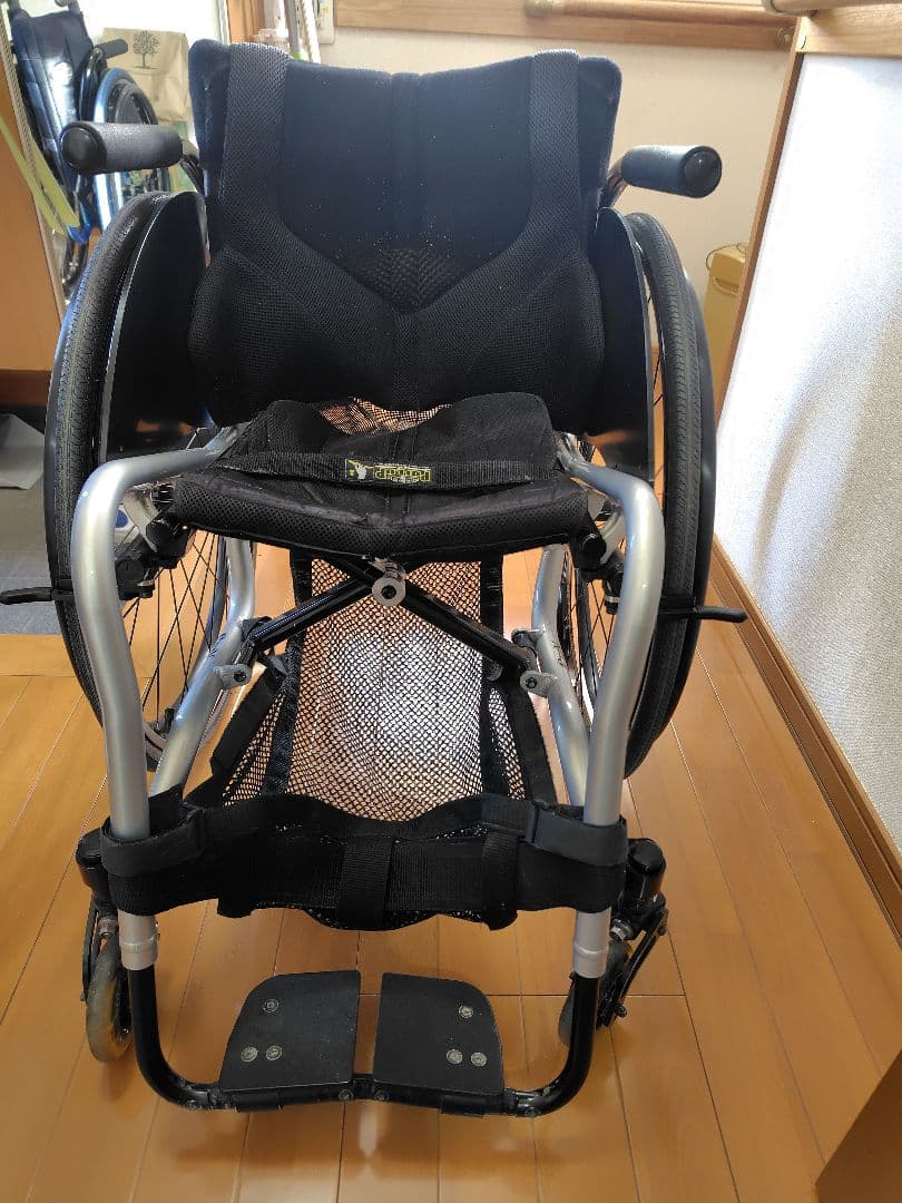 車椅子（自走式）OXエンジニアリング　GWX III　シルバーフレーム