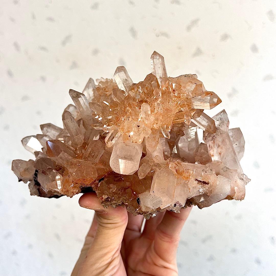 天然ピンクヒマラヤクォーツ クラスター｜高透明・輝き抜群　洞窟あり