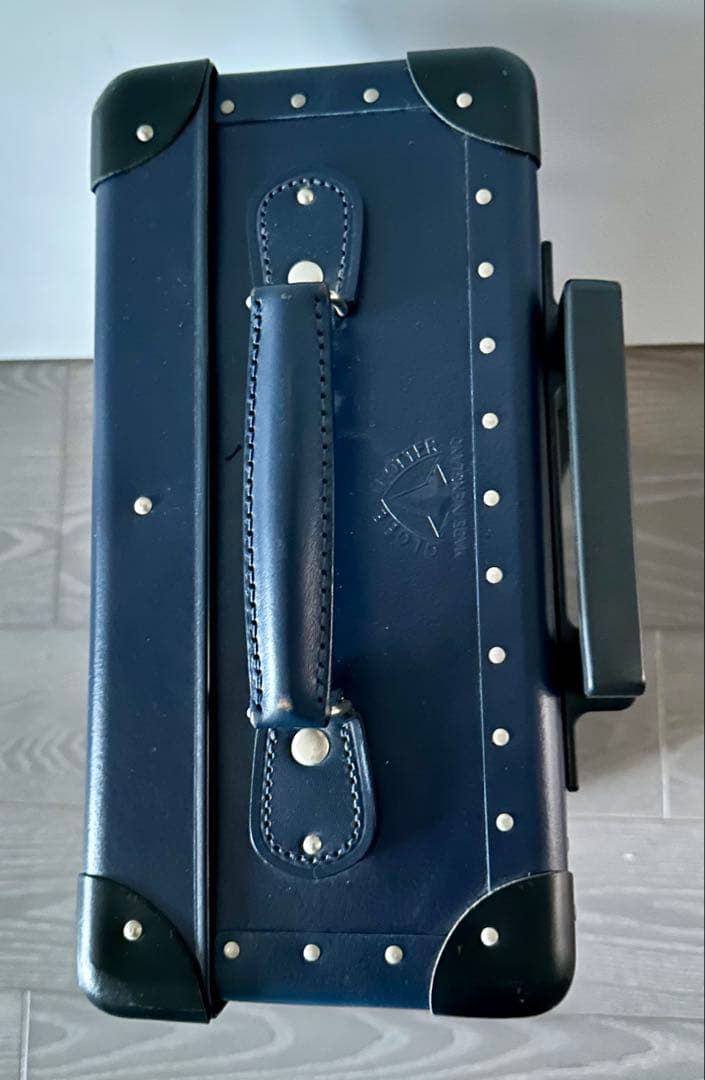 グローブトロッター ネイビーブルー ハードケース