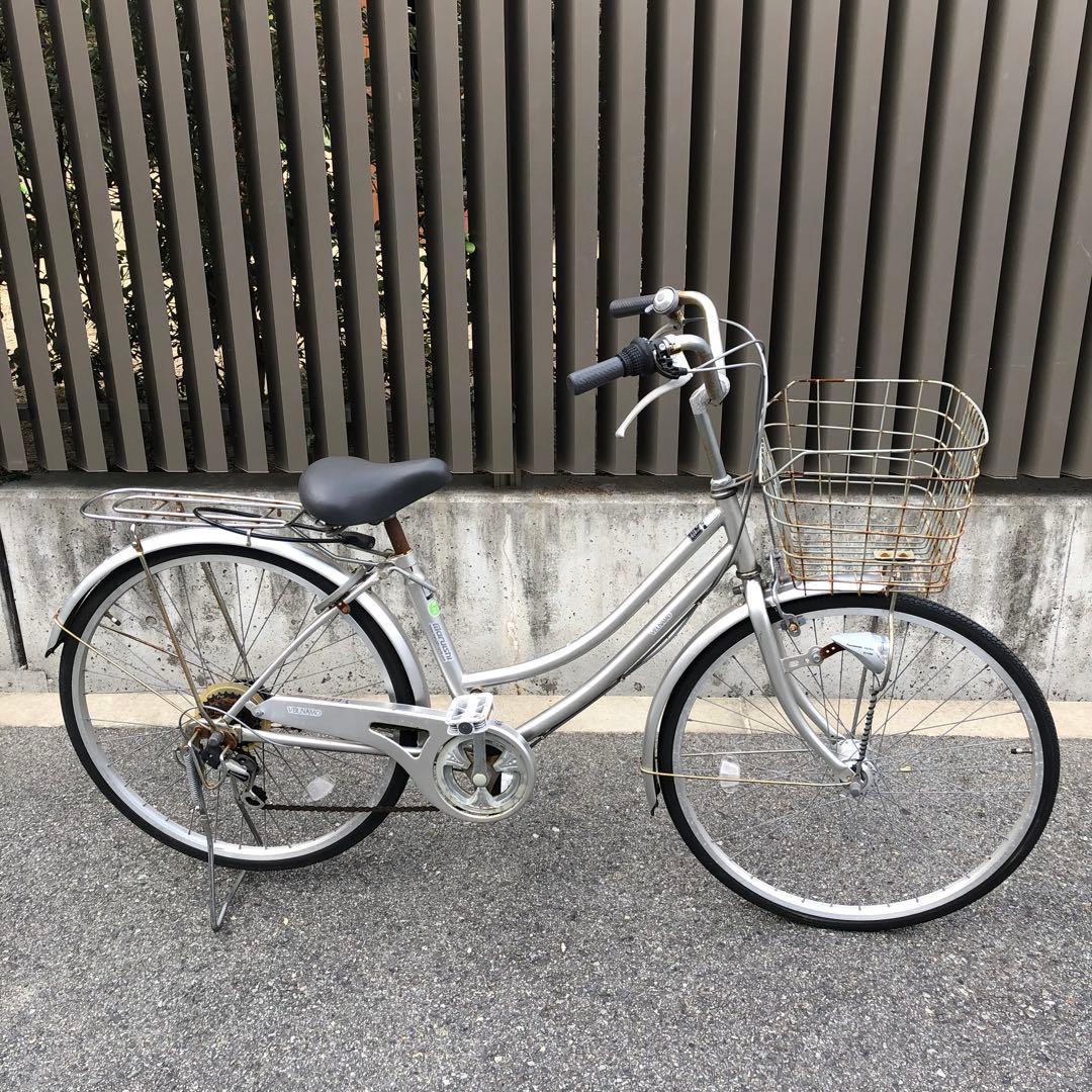 シルバー 26インチ シティサイクル 前バスケット付き　MARUISHI