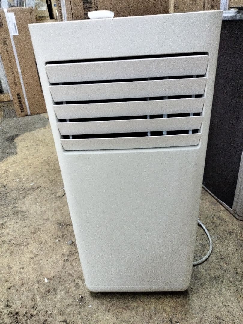 2024年製アイリスオーヤマポータブルエアコン本体とリモコン