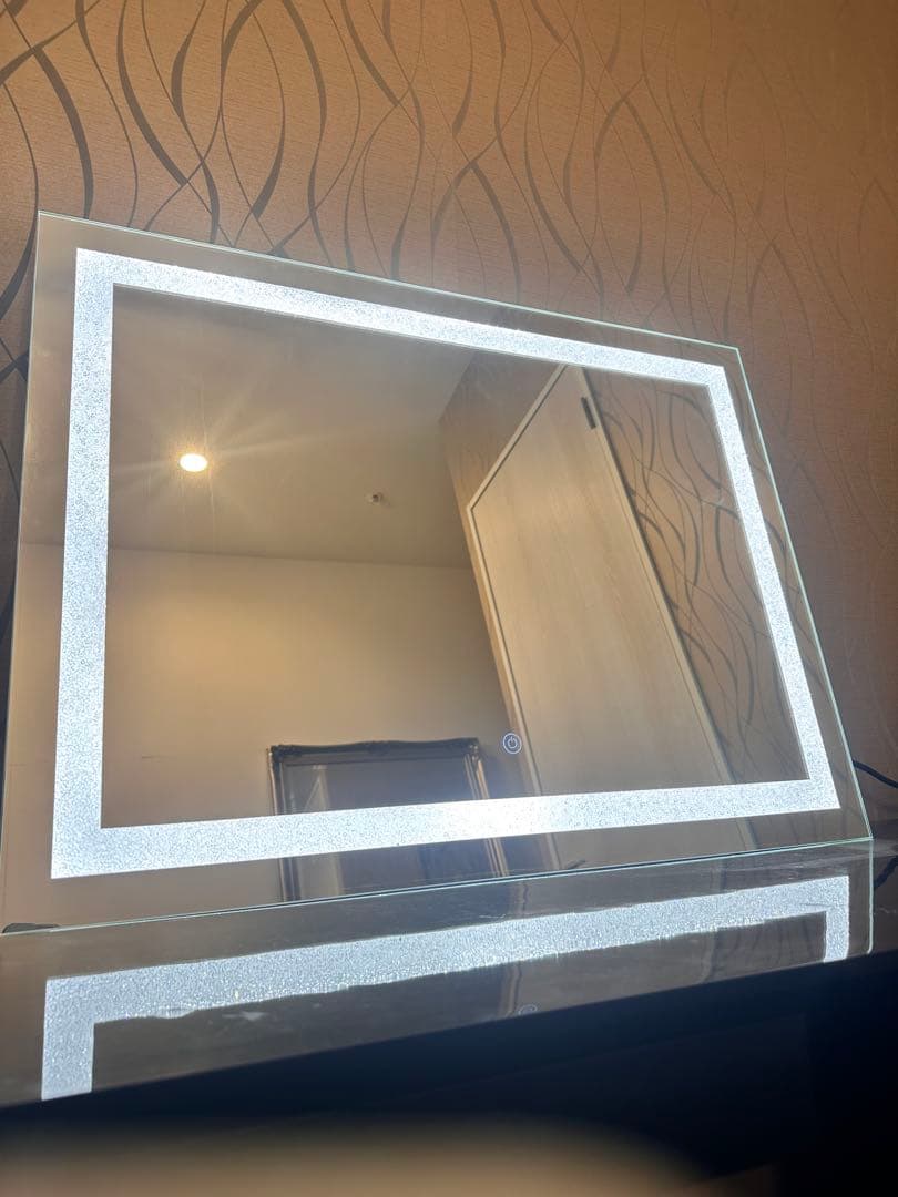 新品LED3色調光　照明付き壁掛け　鏡 大きめ　80cm