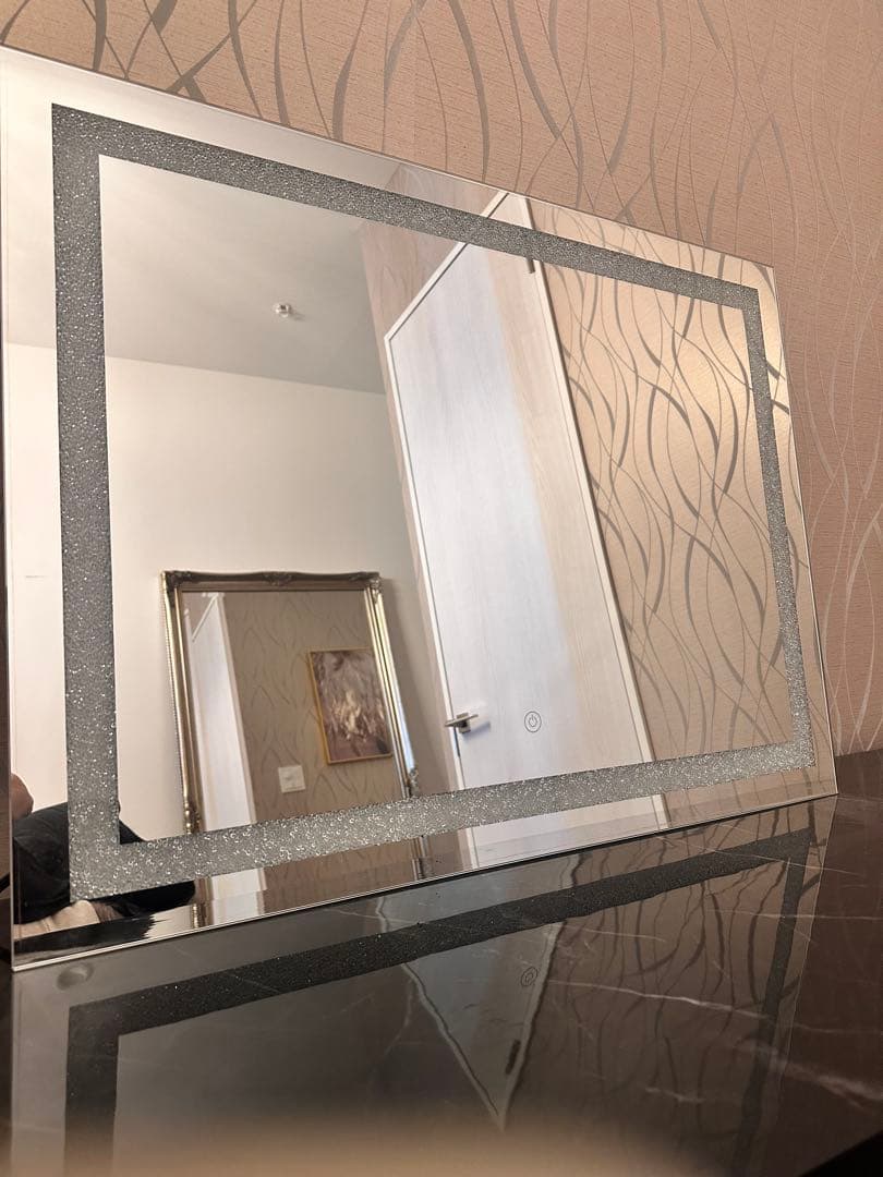 新品LED3色調光　照明付き壁掛け　鏡 大きめ　80cm