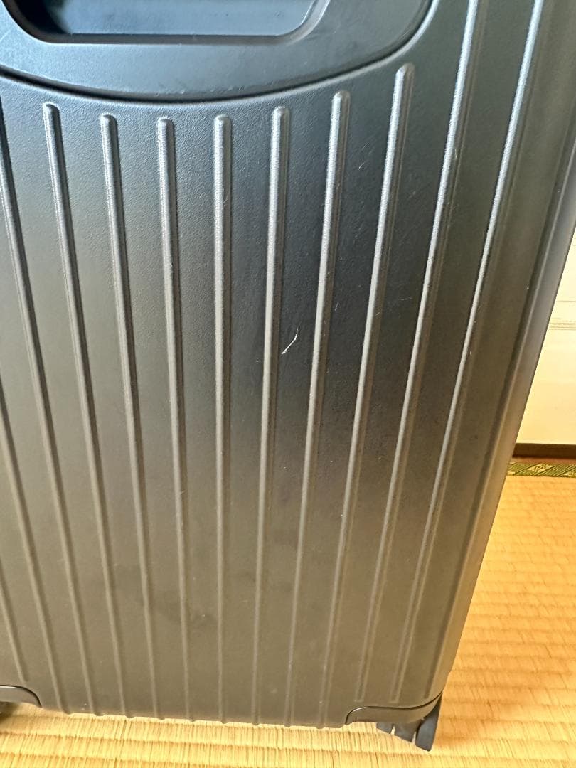 リモワ RIMOWA スーツケース 機内持ち込み エッセンシャルキャビン 37L