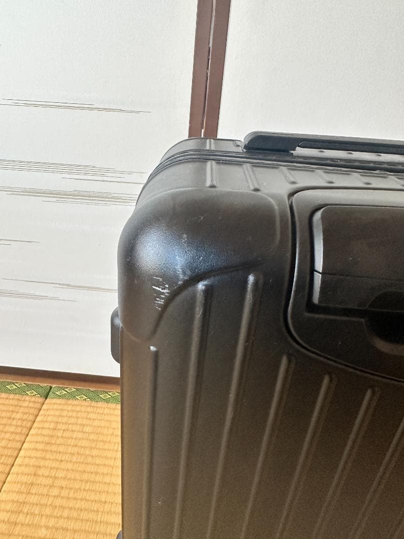 リモワ RIMOWA スーツケース 機内持ち込み エッセンシャルキャビン 37L