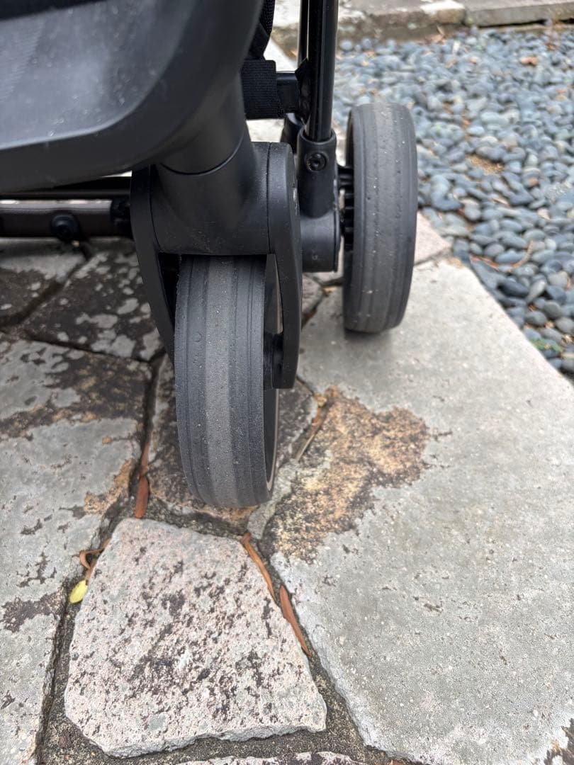 nunaベビーカー IXXA