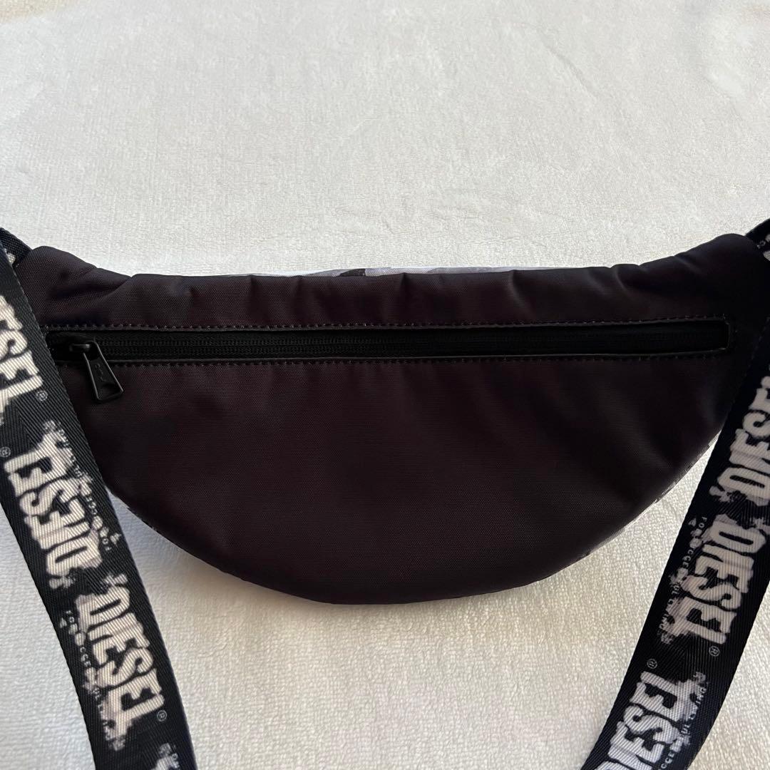 極美品 DIESEL ディーゼル ロゴプリント ボディバッグ