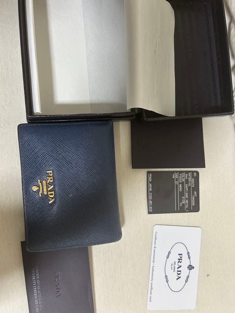 PRADA 二つ折り財布 サファイアーノ