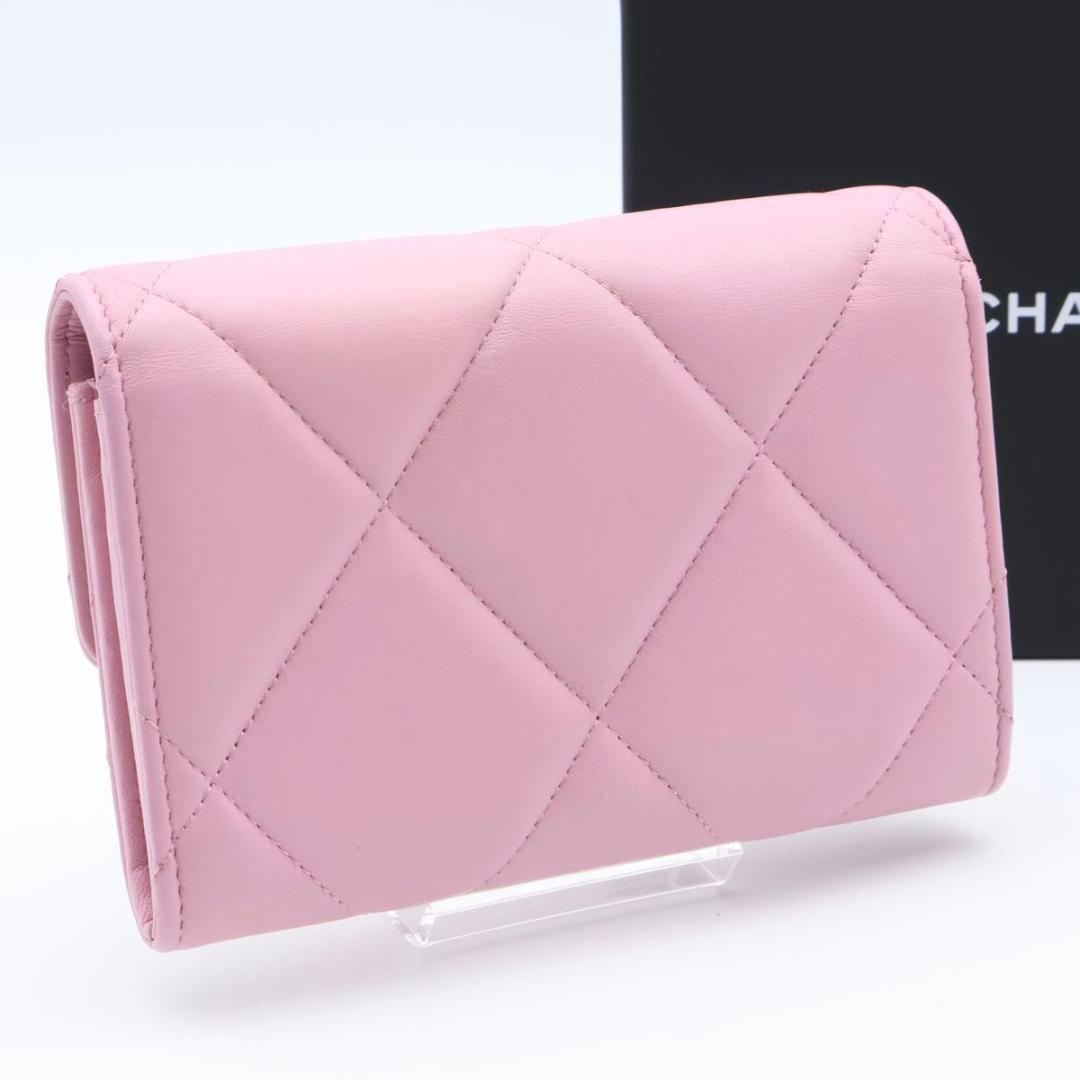 【極美品】CHANEL 19 フラップコンパクトウォレット　ラムスキン　二つ折り