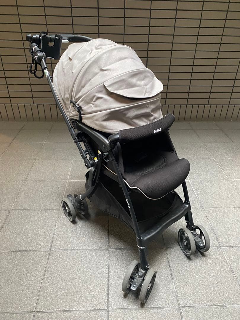 ラクーナクッションフリープラス Aprica ベビーカー