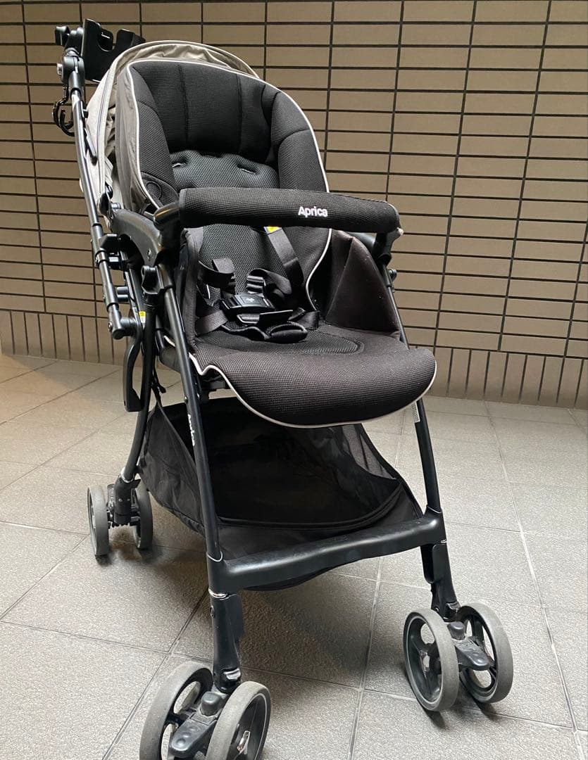 ラクーナクッションフリープラス Aprica ベビーカー