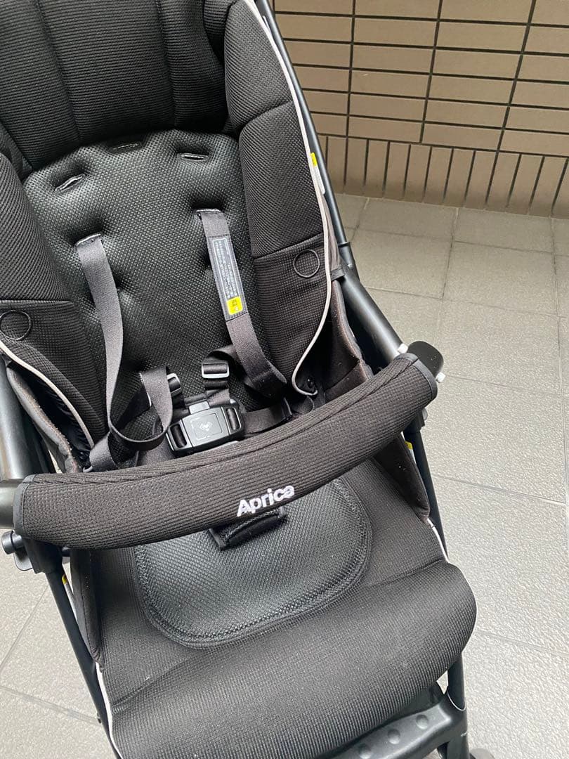 ラクーナクッションフリープラス Aprica ベビーカー