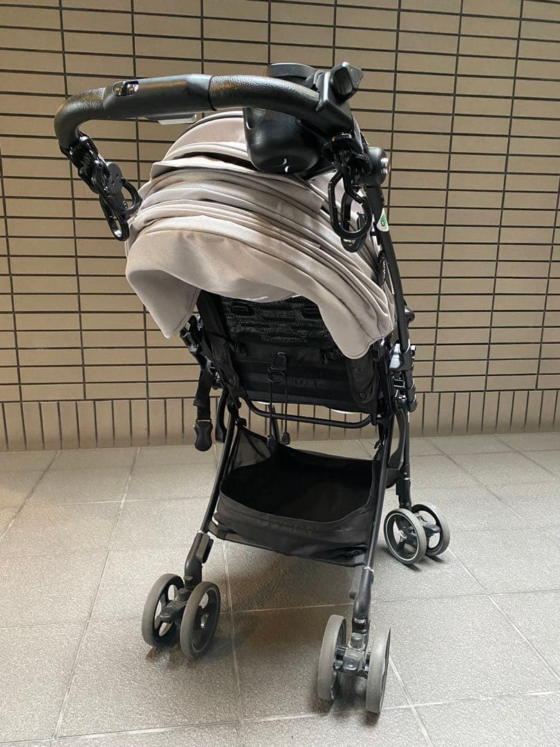 ラクーナクッションフリープラス Aprica ベビーカー